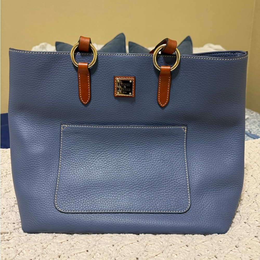 BRAND NEW Dooney & Bourke Handbag